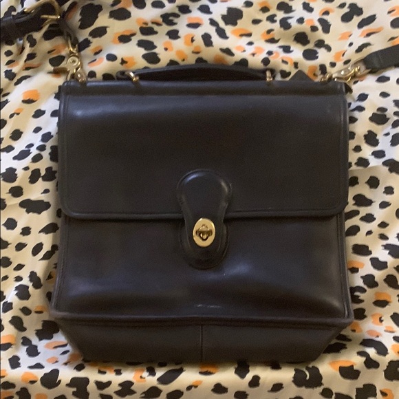 Coach Handbags - COACH Willis black leather with gold hardware twist lock crossbody purse